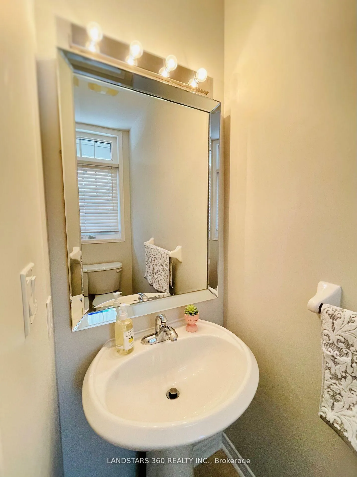 Photo 6 of Unit #109, 109 The Queensway, Toronto, High Park-Swansea — HOMEH