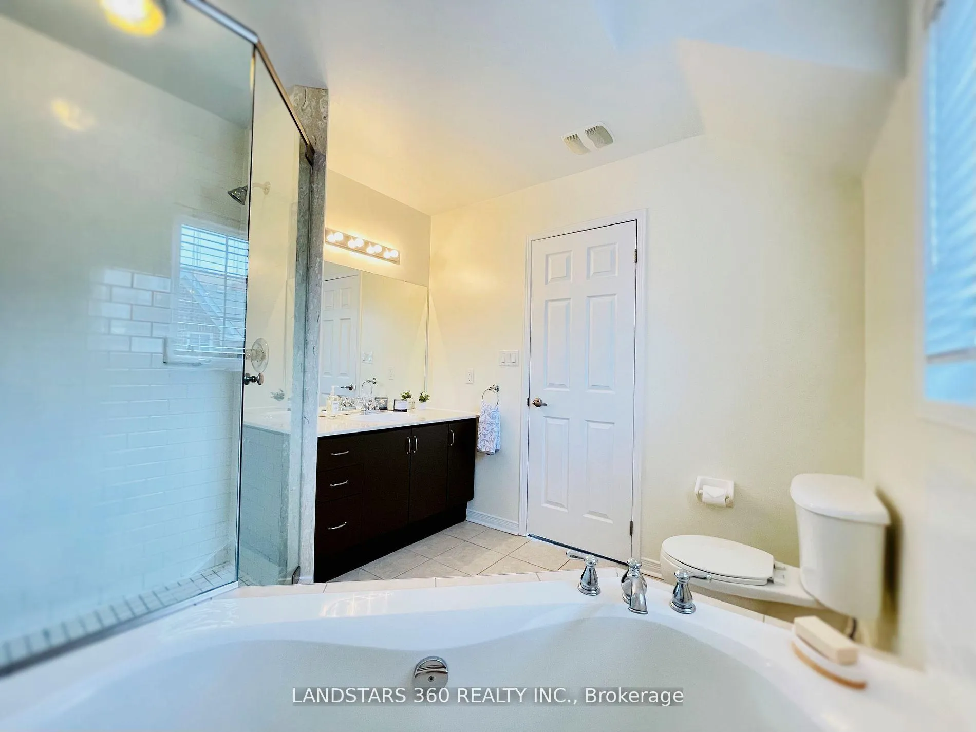 Photo 9 of Unit #109, 109 The Queensway, Toronto, High Park-Swansea — HOMEH