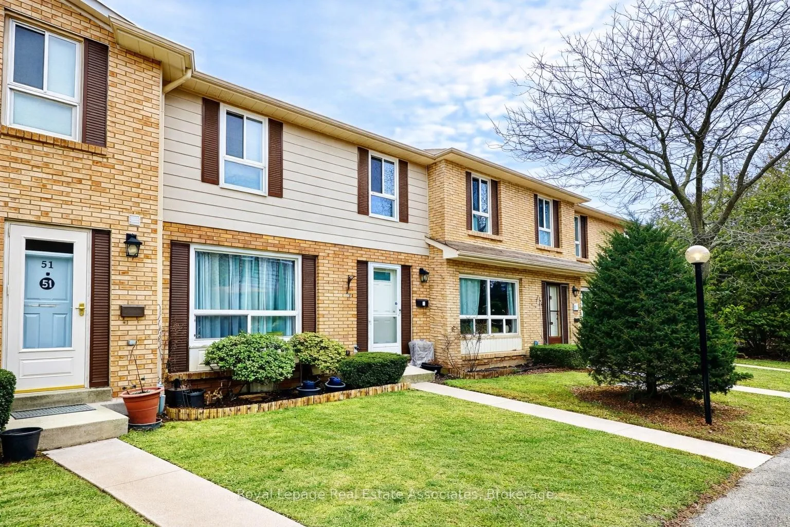 Front of Unit 51, 5475 Lakeshore Road