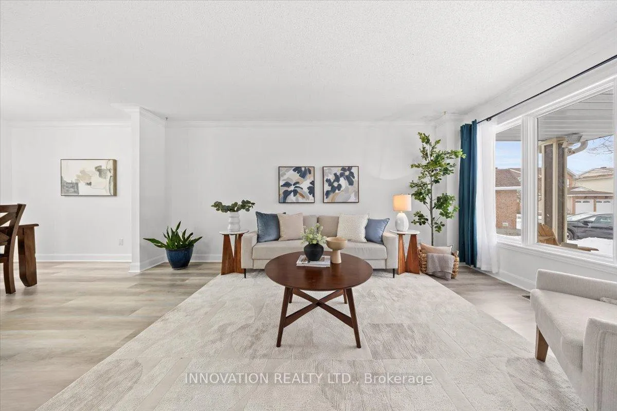 Photo 3 of 30 Fernbrook Place, Ottawa, Kanata - Emerald Meadows/Trailwest — HOMEH