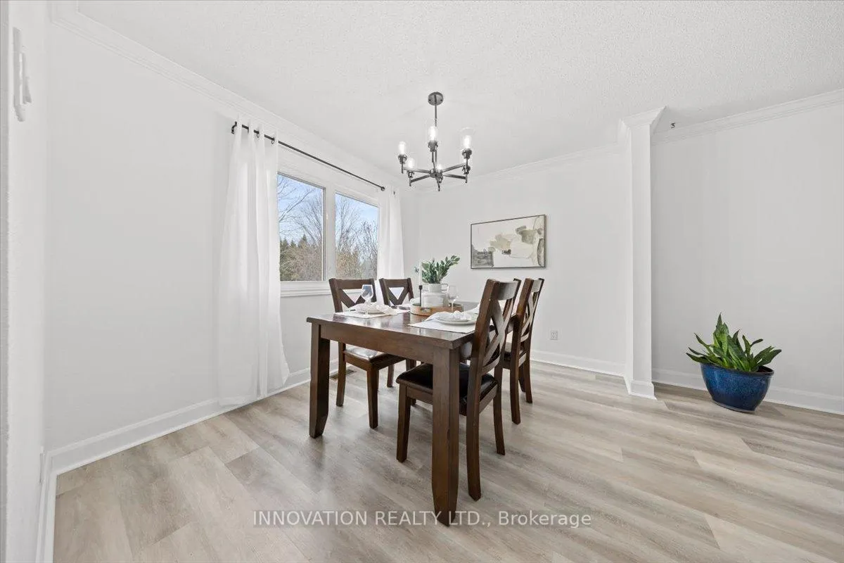 Photo 4 of 30 Fernbrook Place, Ottawa, Kanata - Emerald Meadows/Trailwest — HOMEH