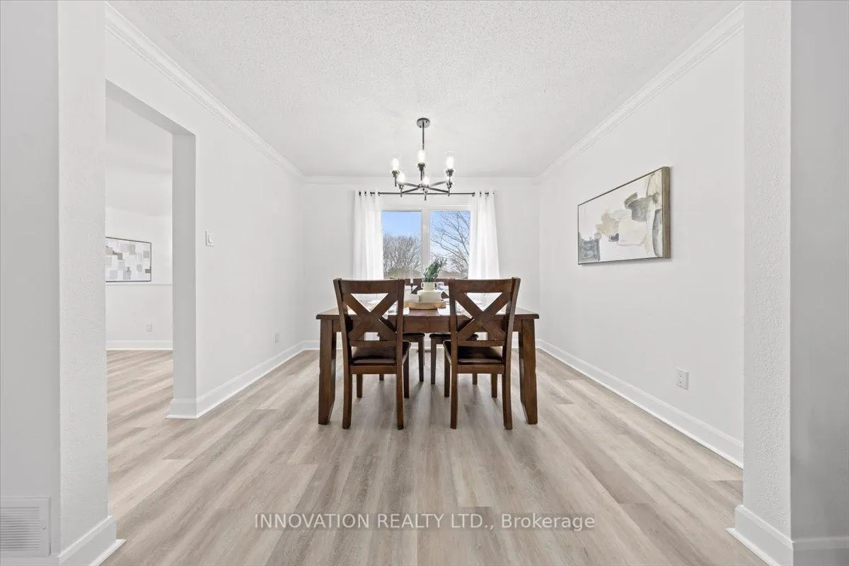 Photo 5 of 30 Fernbrook Place, Ottawa, Kanata - Emerald Meadows/Trailwest — HOMEH