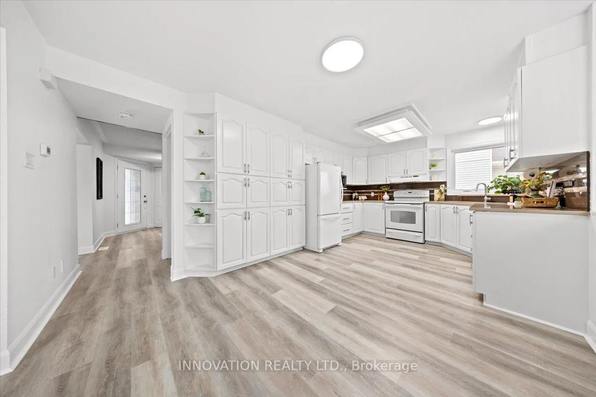Photo 7 of 30 Fernbrook Place, Ottawa, Kanata - Emerald Meadows/Trailwest — HOMEH