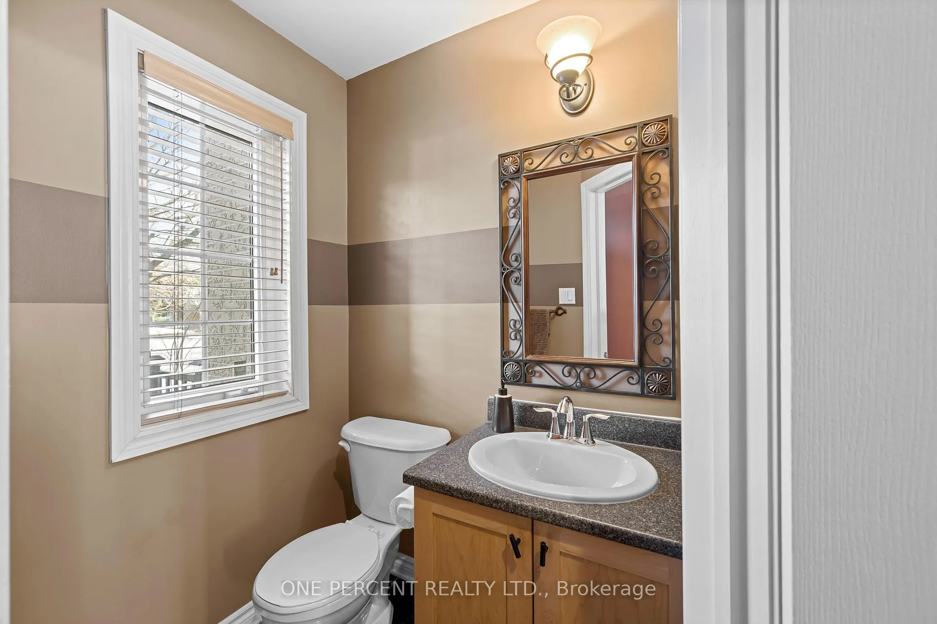 Photo 4 of 867 Schooner Crescent, Ottawa, Riverside South/Gloucester Glen — HOMEH
