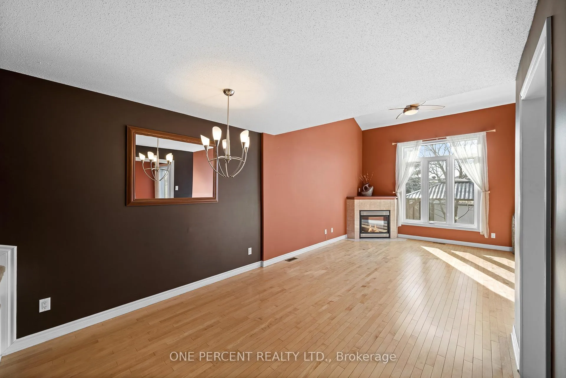 Photo 6 of 867 Schooner Crescent, Ottawa, Riverside South/Gloucester Glen — HOMEH