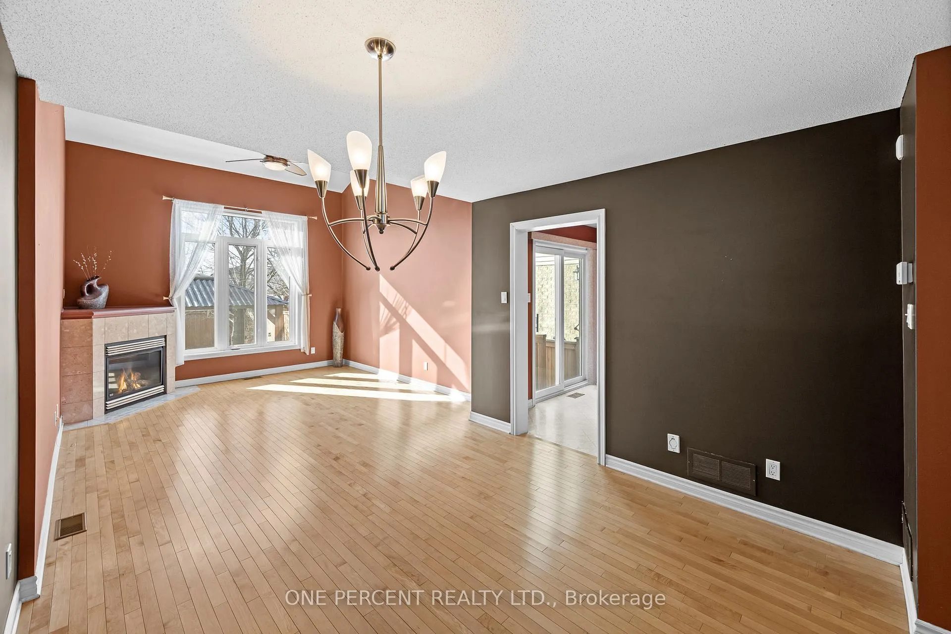 Photo 7 of 867 Schooner Crescent, Ottawa, Riverside South/Gloucester Glen — HOMEH