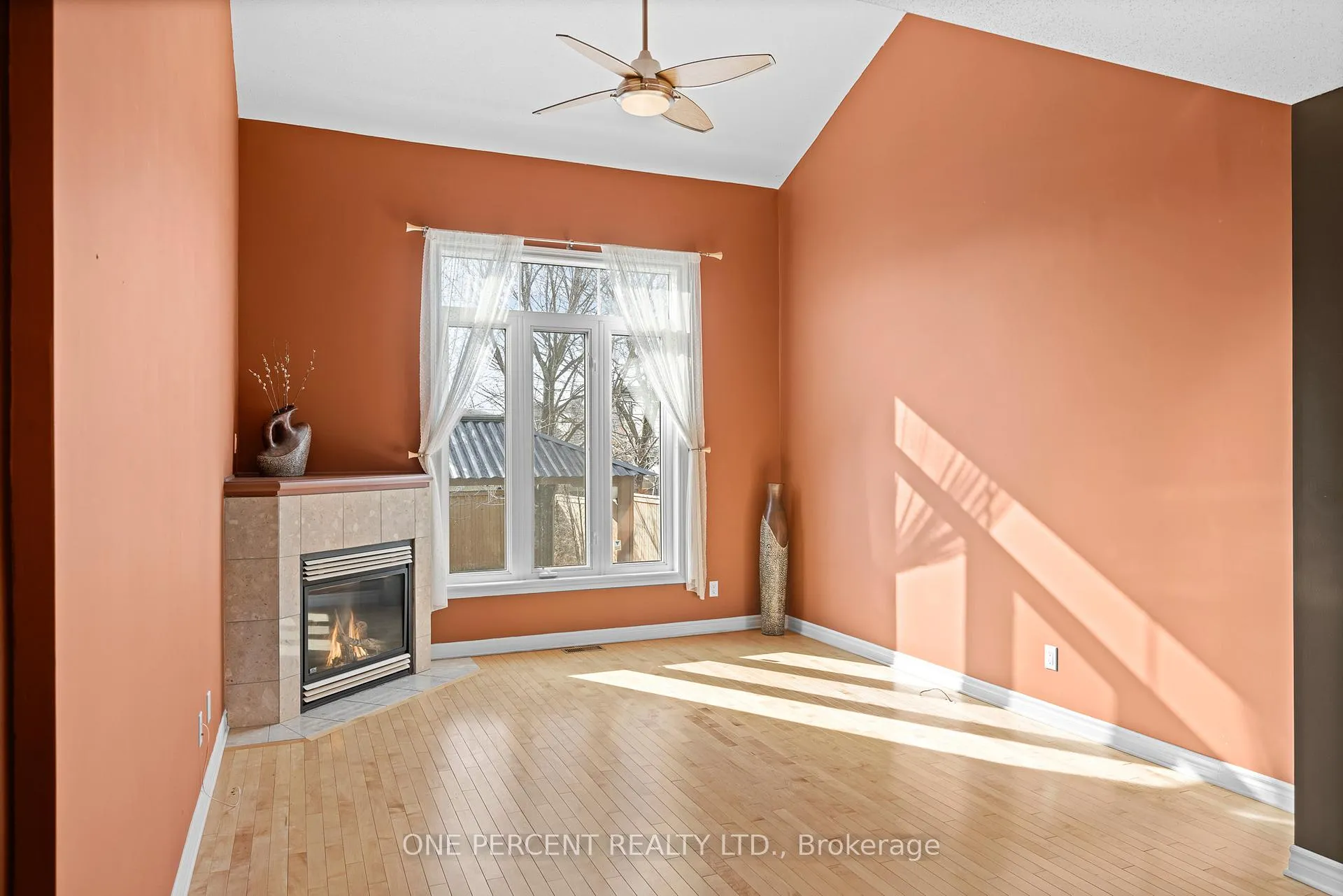 Photo 8 of 867 Schooner Crescent, Ottawa, Riverside South/Gloucester Glen — HOMEH
