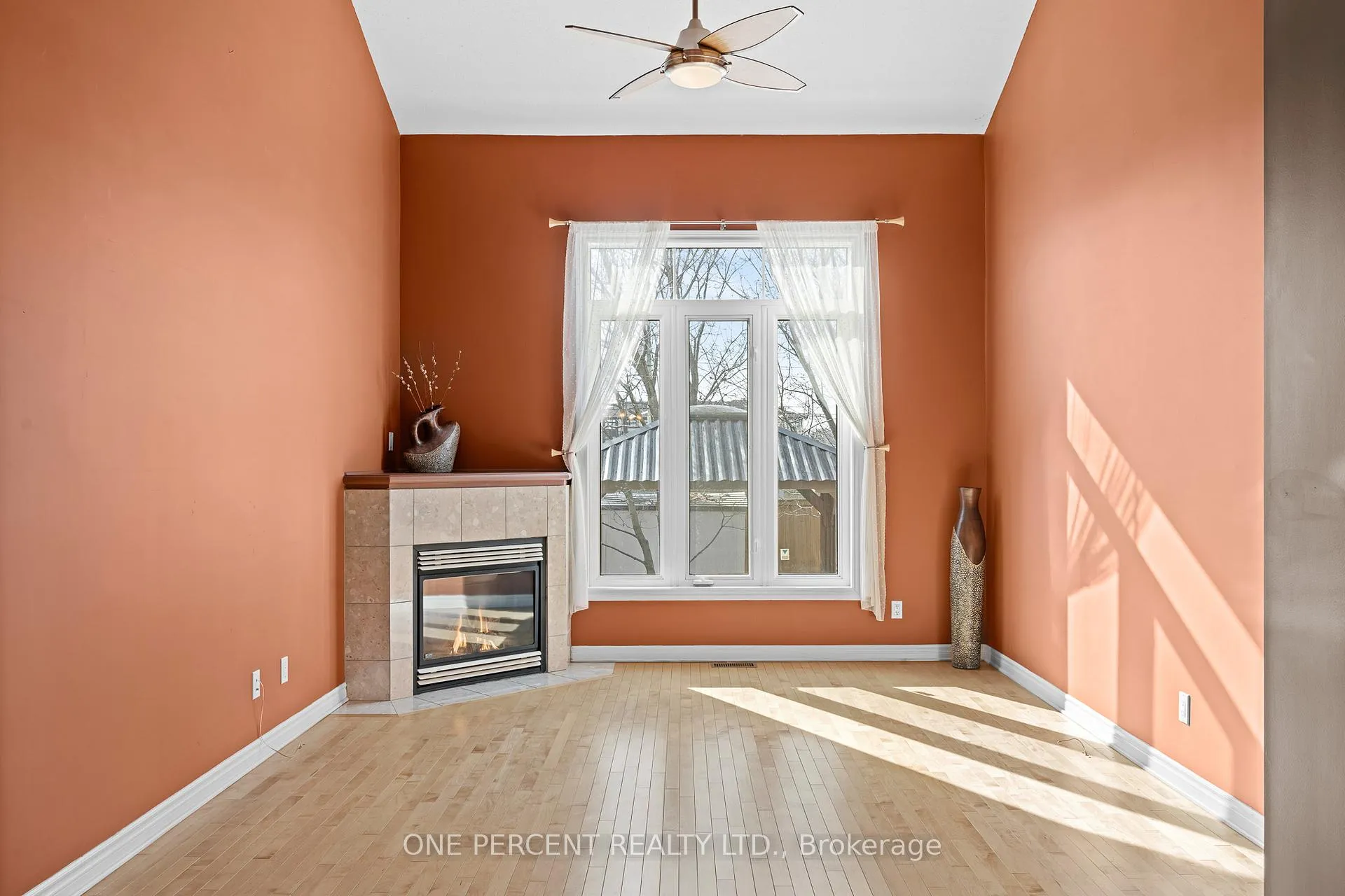 Photo 9 of 867 Schooner Crescent, Ottawa, Riverside South/Gloucester Glen — HOMEH