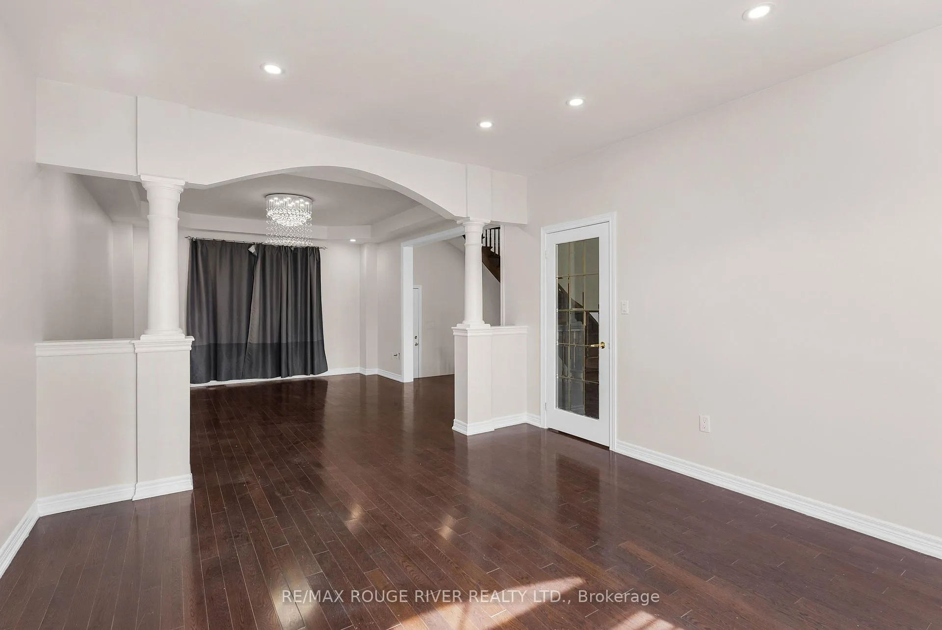 Photo 6 of 1784 Fairport Road, Pickering, Dunbarton — HOMEH