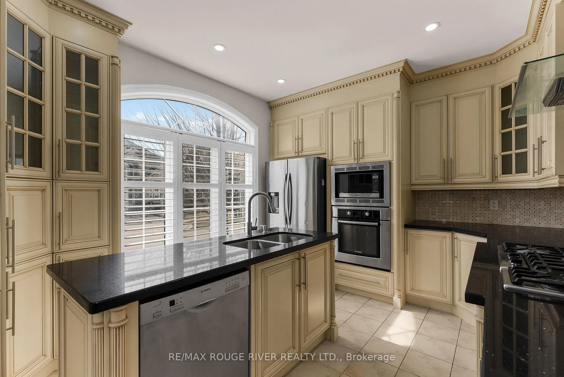 Photo 9 of 1784 Fairport Road, Pickering, Dunbarton — HOMEH