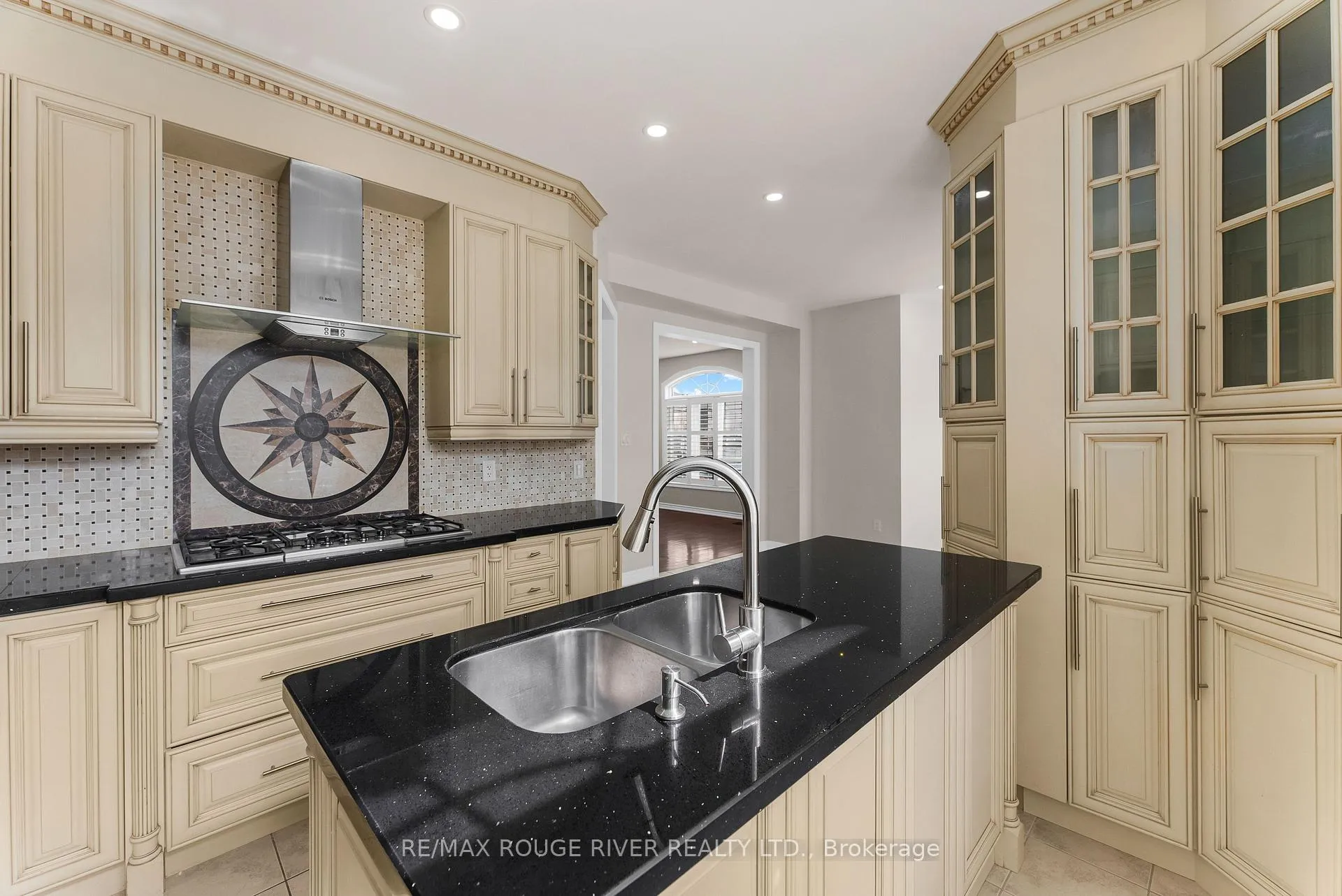 Photo 10 of 1784 Fairport Road, Pickering, Dunbarton — HOMEH