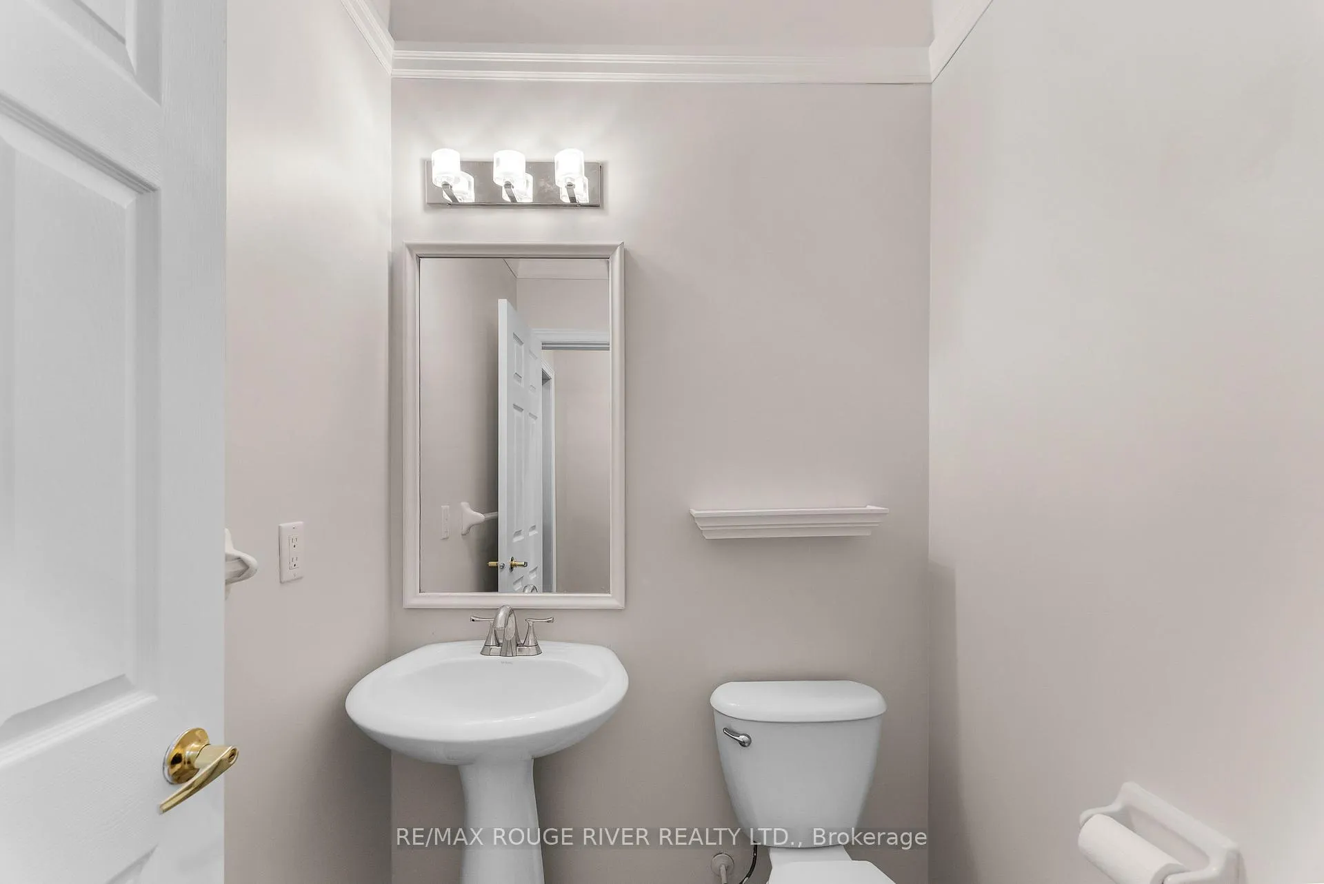 Photo 13 of 1784 Fairport Road, Pickering, Dunbarton — HOMEH