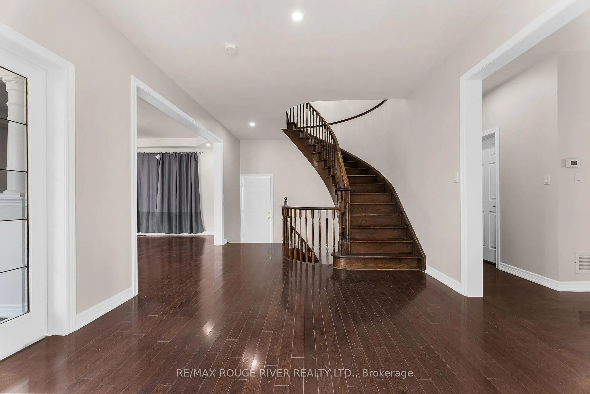 Photo 14 of 1784 Fairport Road, Pickering, Dunbarton — HOMEH