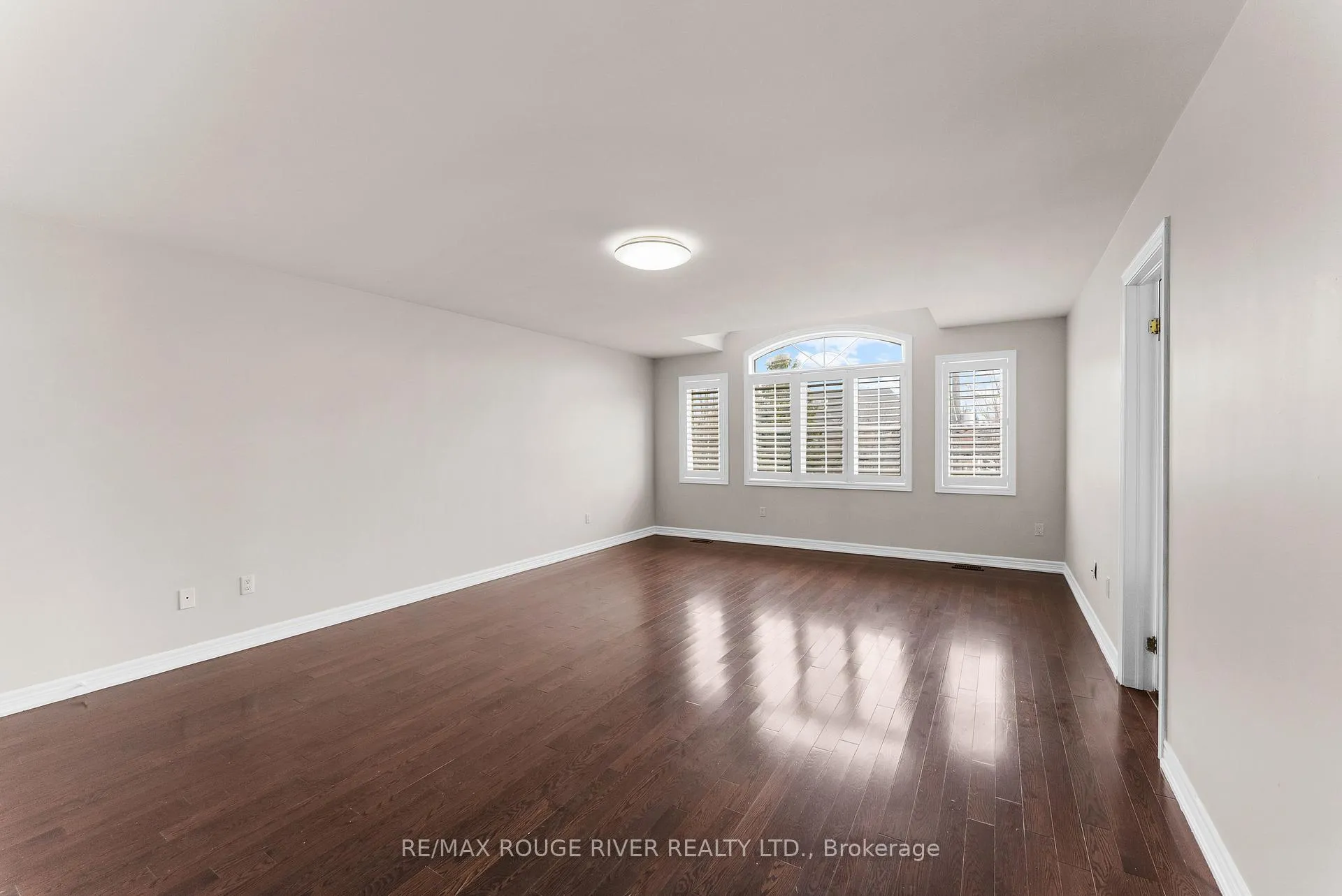 Photo 15 of 1784 Fairport Road, Pickering, Dunbarton — HOMEH