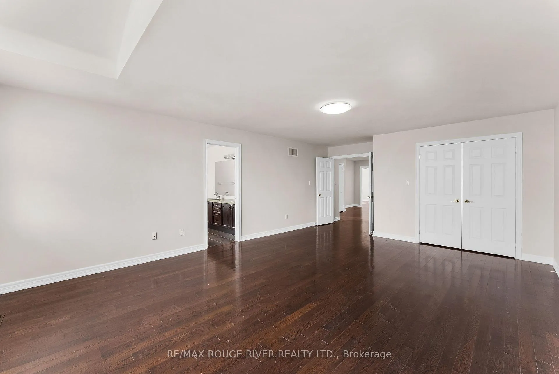 Photo 16 of 1784 Fairport Road, Pickering, Dunbarton — HOMEH