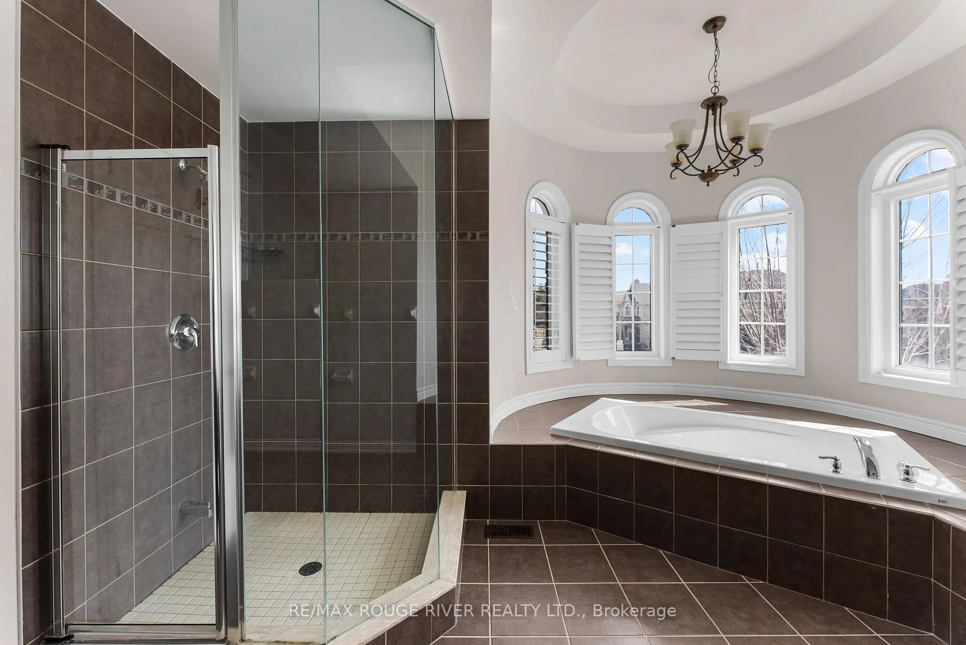 Photo 18 of 1784 Fairport Road, Pickering, Dunbarton — HOMEH