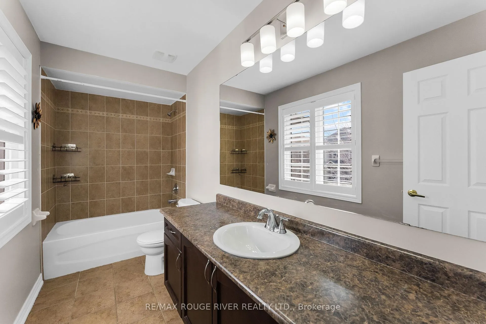 Photo 22 of 1784 Fairport Road, Pickering, Dunbarton — HOMEH