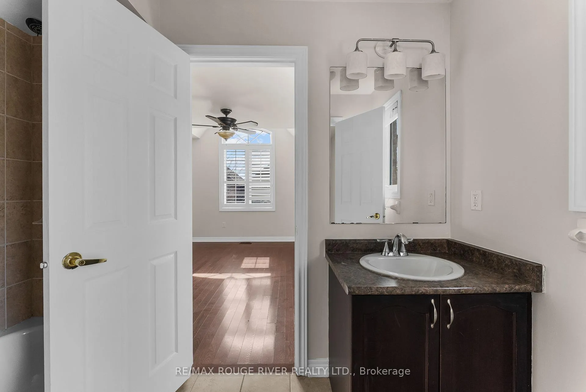Photo 26 of 1784 Fairport Road, Pickering, Dunbarton — HOMEH