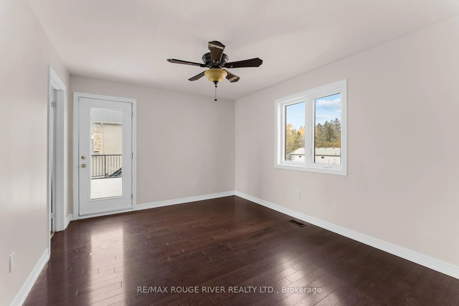 Photo 27 of 1784 Fairport Road, Pickering, Dunbarton — HOMEH