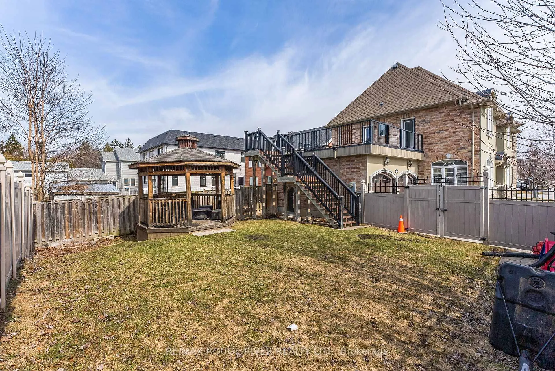 Photo 32 of 1784 Fairport Road, Pickering, Dunbarton — HOMEH