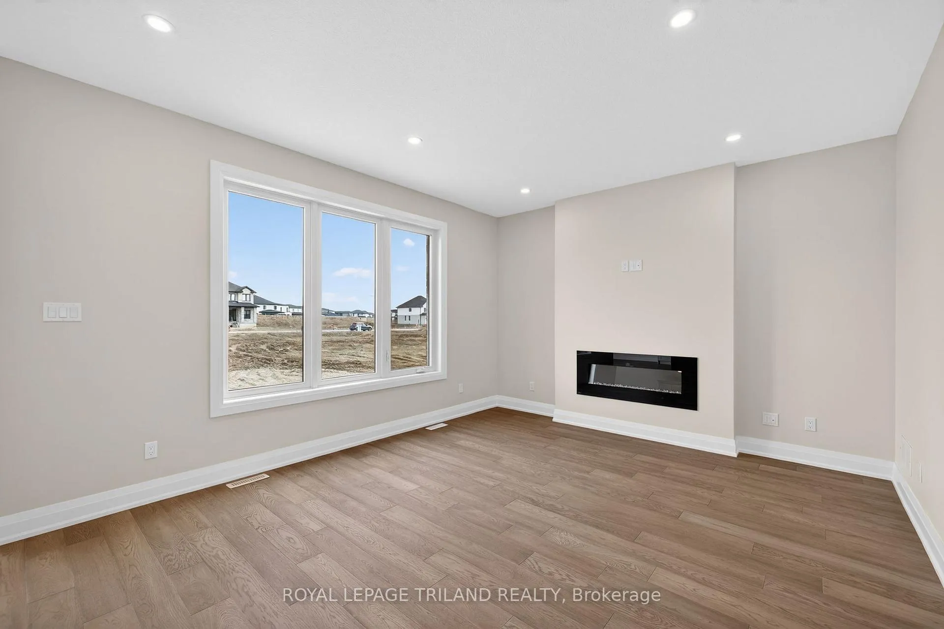 Photo 9 of 28 Allister Drive, Middlesex Centre, Kilworth — HOMEH