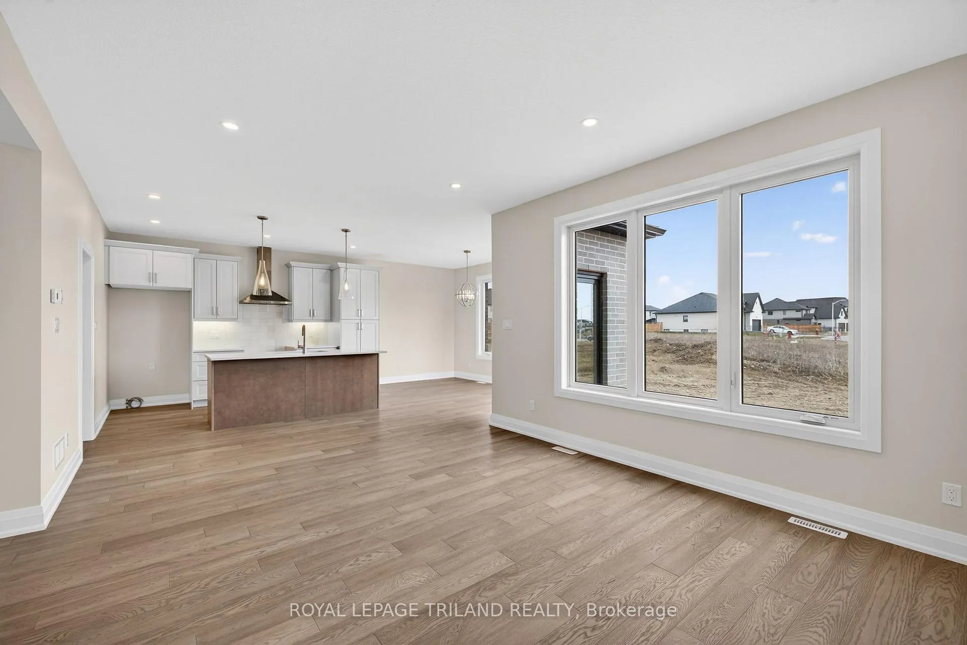 Photo 10 of 28 Allister Drive, Middlesex Centre, Kilworth — HOMEH