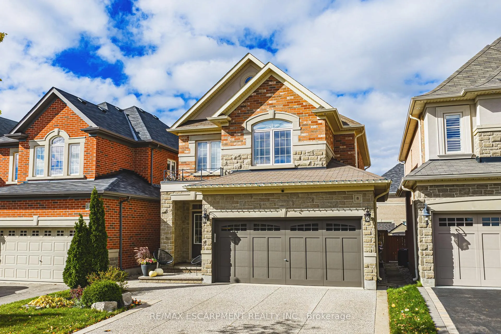 Photo 2 of 8 Matteo Trail, Hamilton, Sheldon — HOMEH