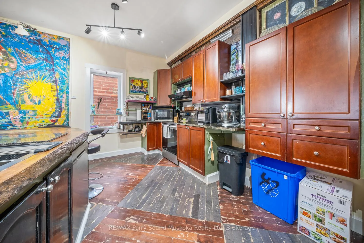 Photo 18 of 47 Gibson Street, Parry Sound — HOMEH