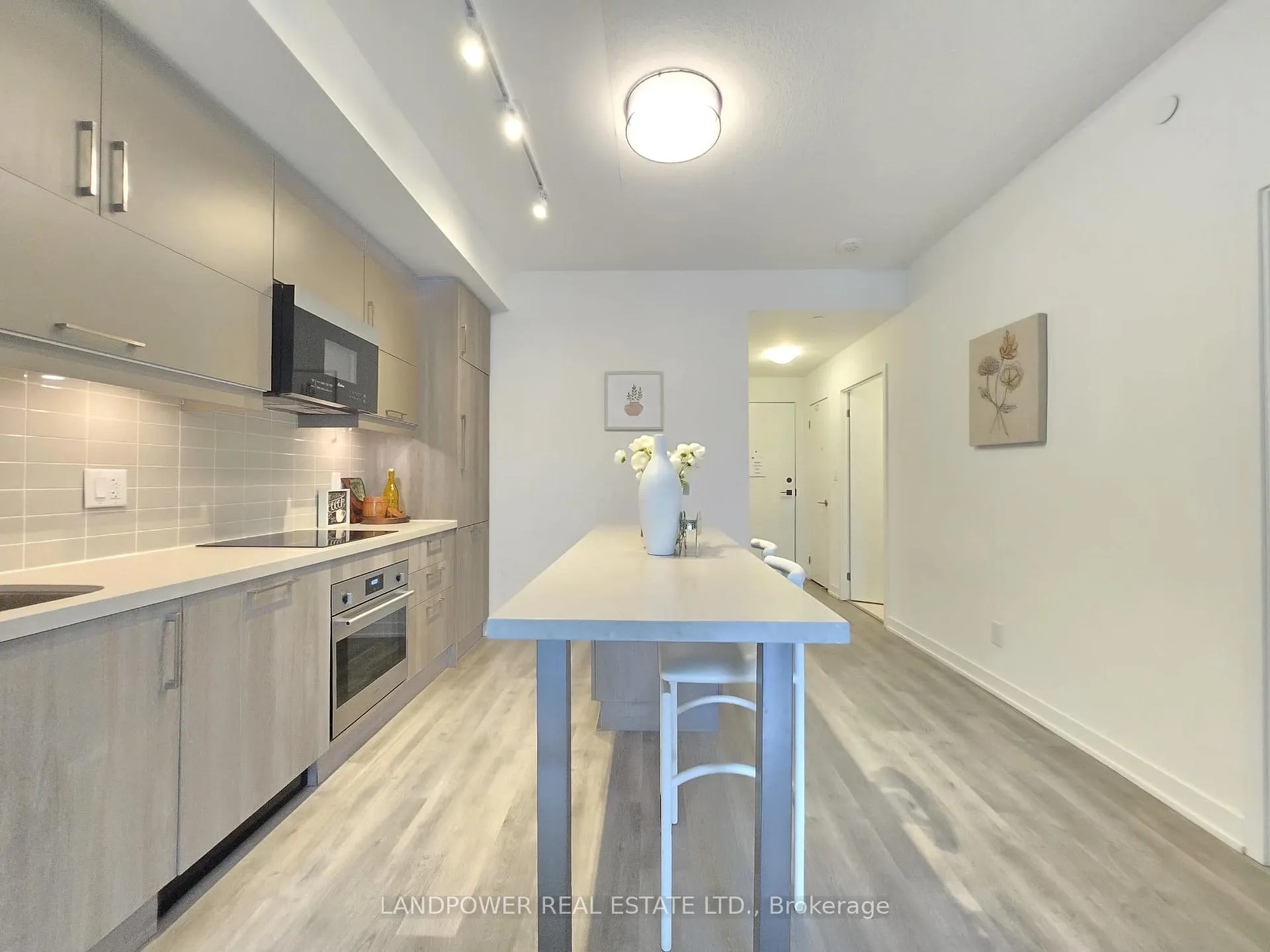 Photo 4 of Unit 614, 8119 Birchmount Road, Markham, Unionville — HOMEH