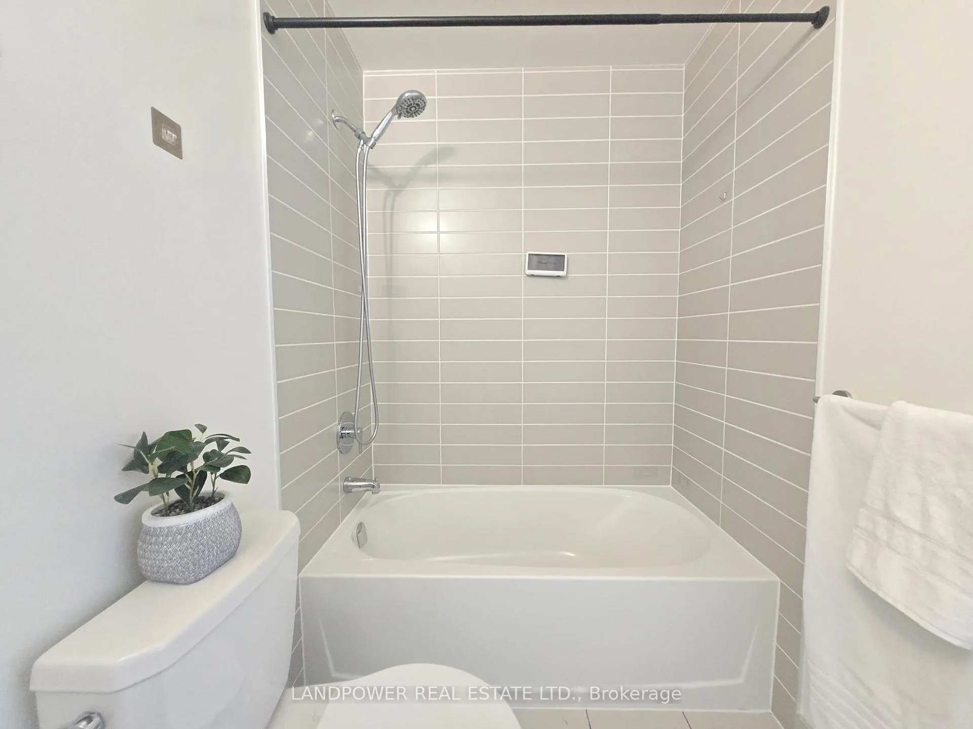 Photo 12 of Unit 614, 8119 Birchmount Road, Markham, Unionville — HOMEH