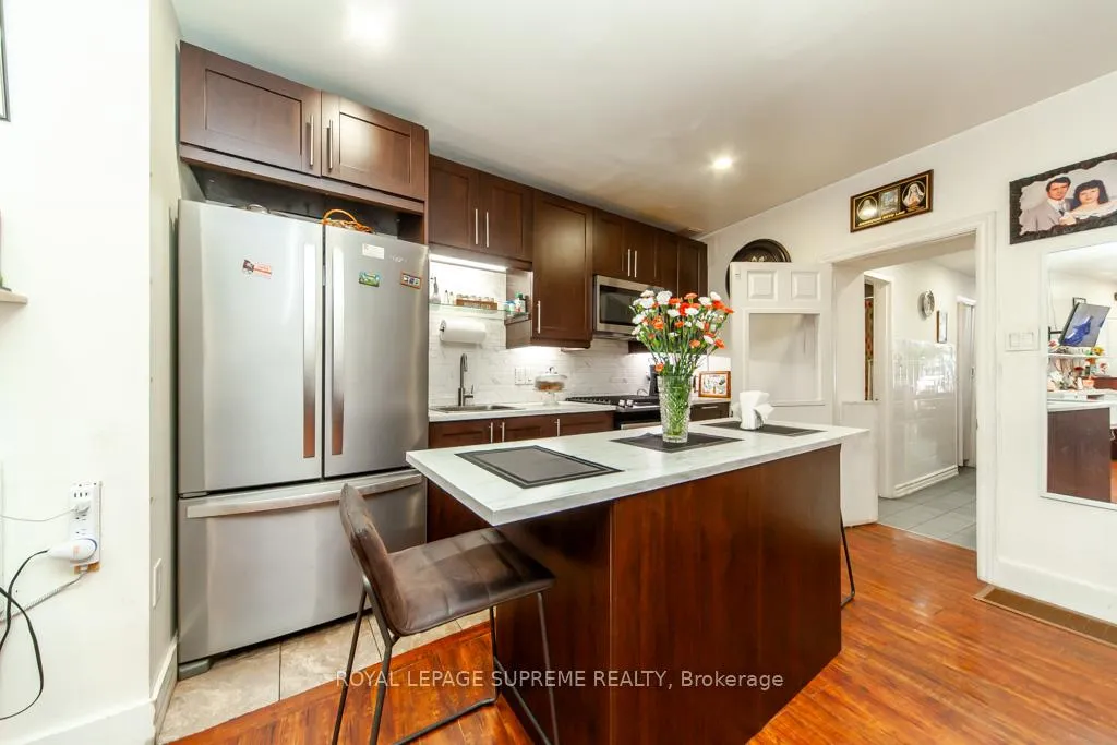 Photo 3 of 529 Rogers Road S, Toronto, Keelesdale-Eglinton West — HOMEH