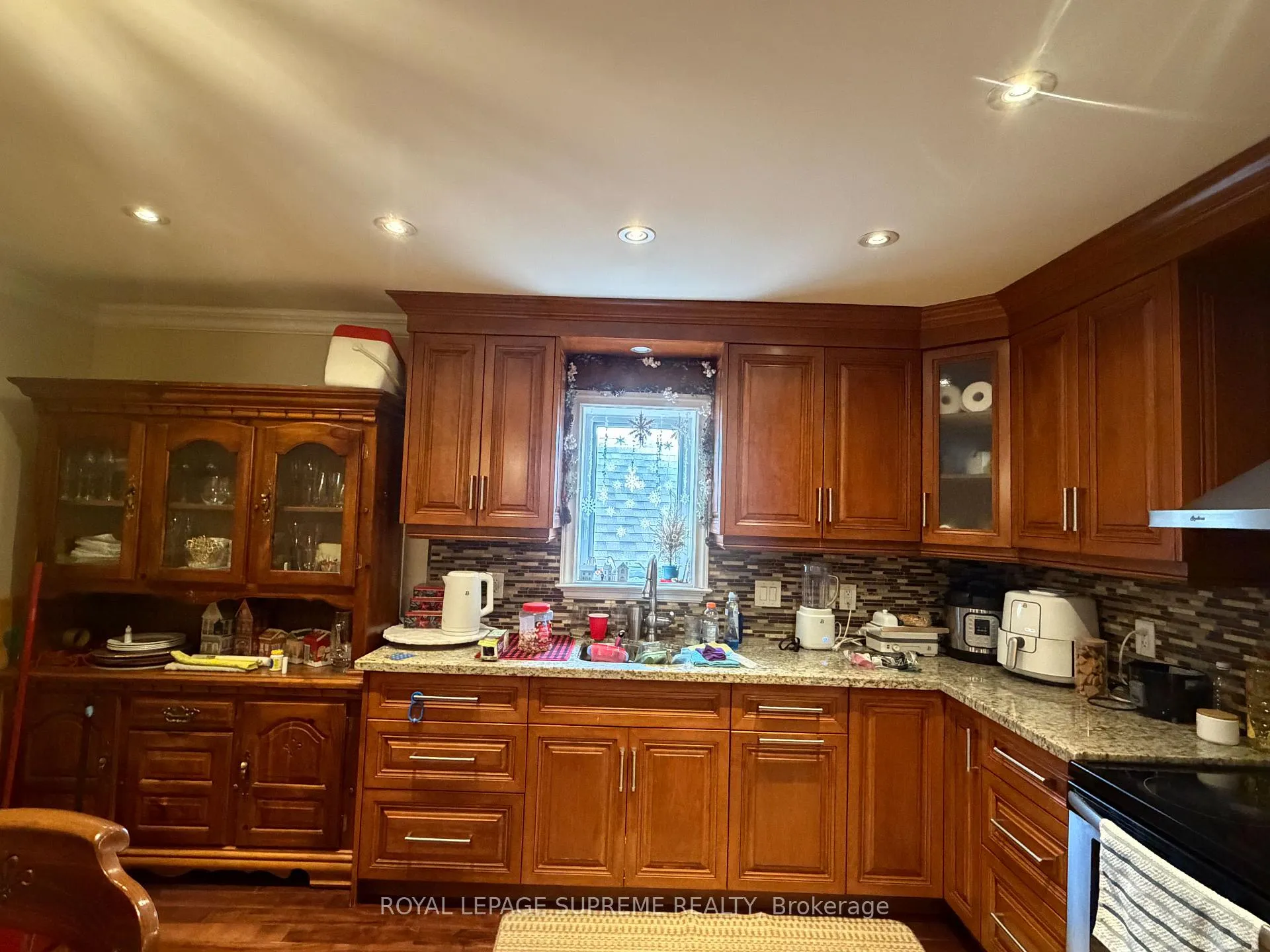 Photo 12 of 529 Rogers Road S, Toronto, Keelesdale-Eglinton West — HOMEH