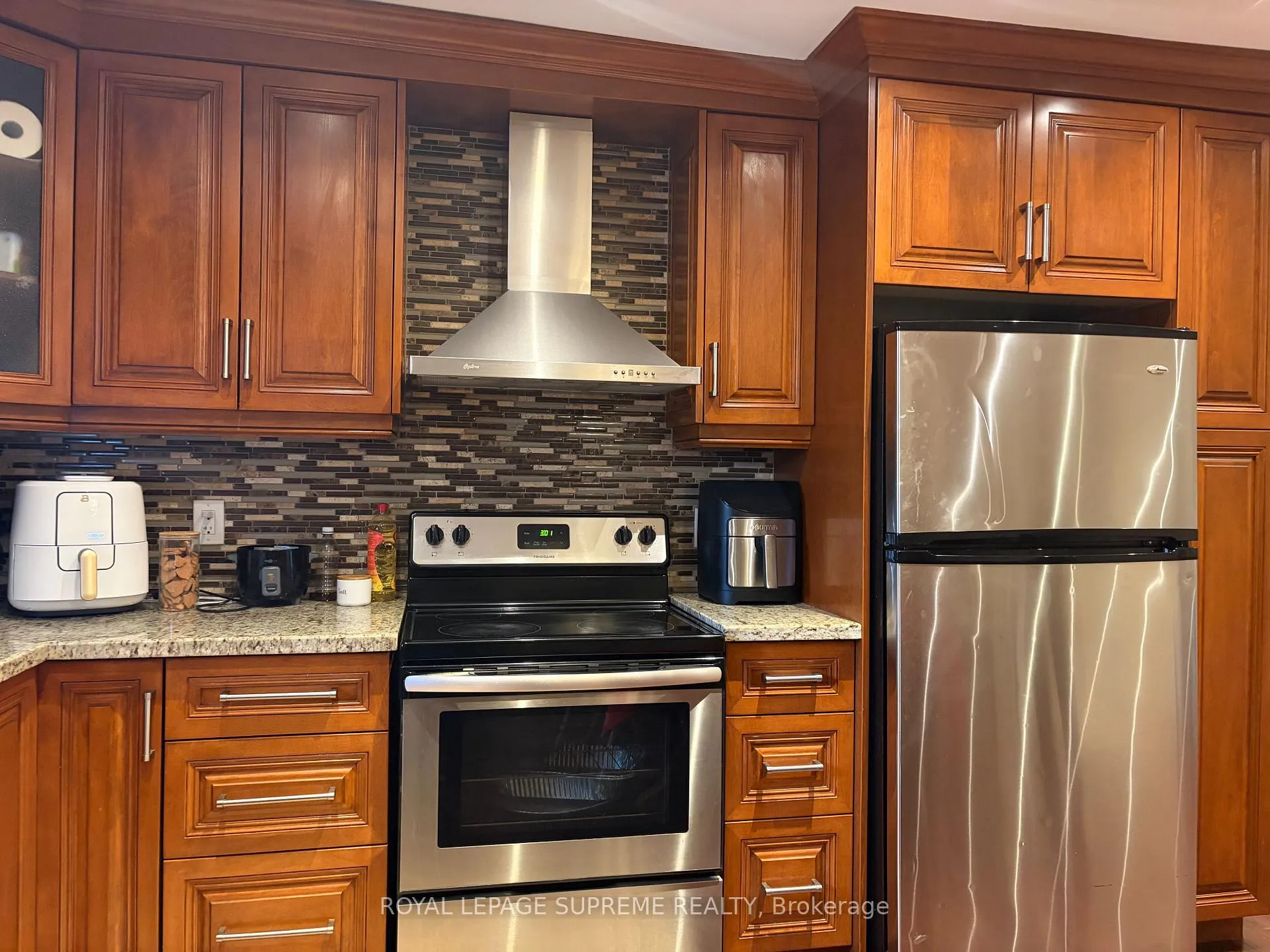 Photo 14 of 529 Rogers Road S, Toronto, Keelesdale-Eglinton West — HOMEH