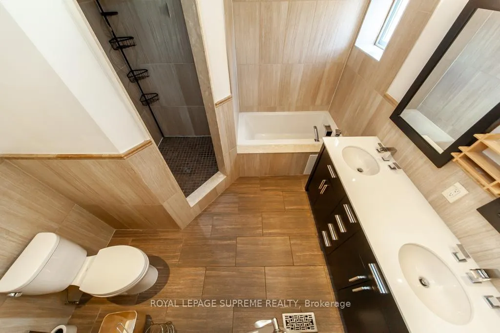 Photo 20 of 529 Rogers Road S, Toronto, Keelesdale-Eglinton West — HOMEH