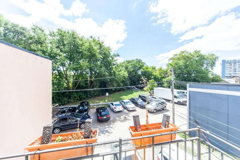 Photo 26 of 529 Rogers Road S, Toronto, Keelesdale-Eglinton West — HOMEH