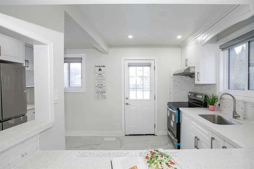 Photo 6 of Unit Upper, 26 Horwood Drive, Brampton, Northwood Park — HOMEH