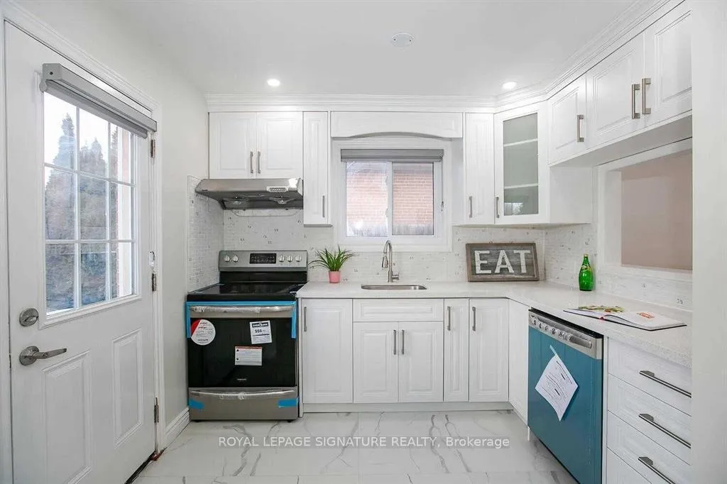 Photo 7 of Unit Upper, 26 Horwood Drive, Brampton, Northwood Park — HOMEH