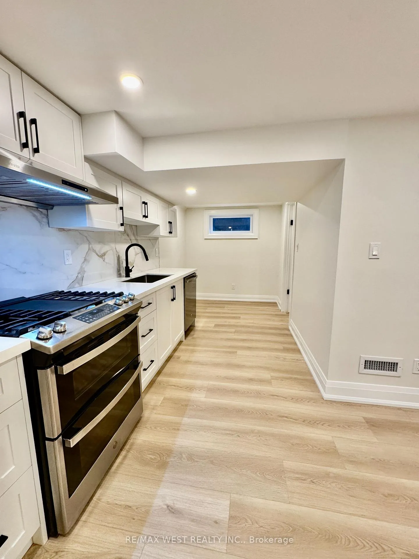 Photo 6 of Unit Basement, 2 Wichey Road, Scarborough, Centennial Scarborough — HOMEH