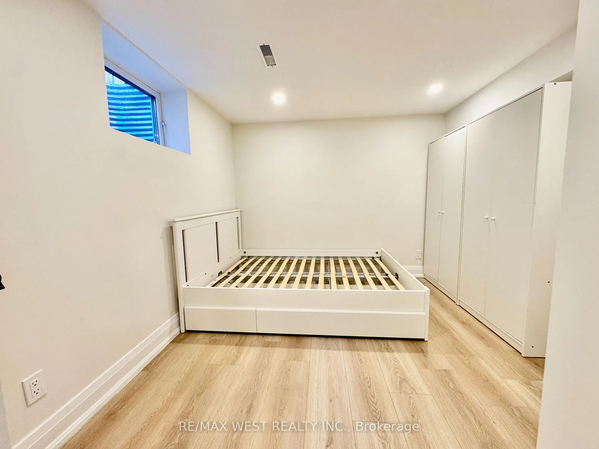 Photo 7 of Unit Basement, 2 Wichey Road, Scarborough, Centennial Scarborough — HOMEH