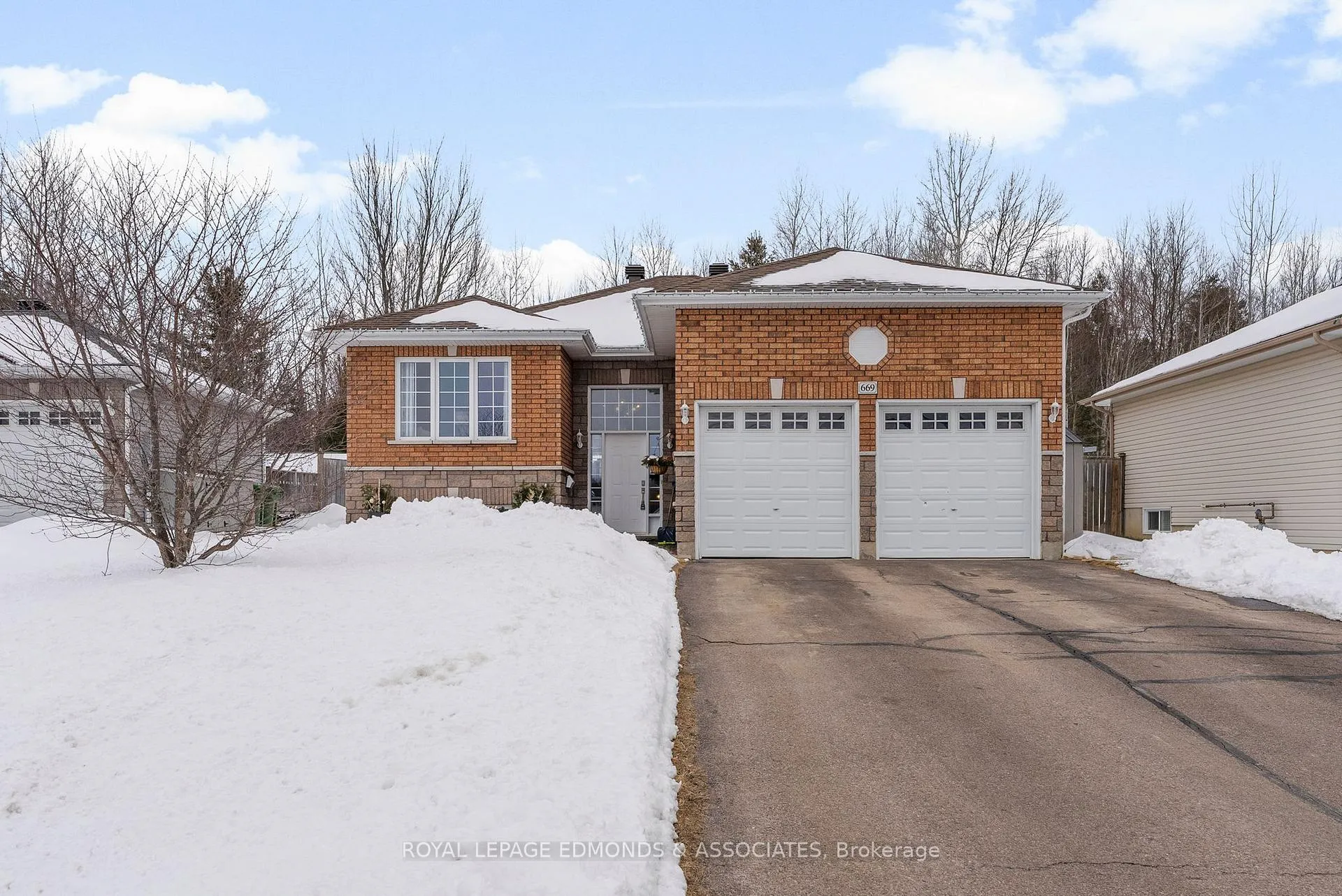 Front of 669 Fairview Avenue S