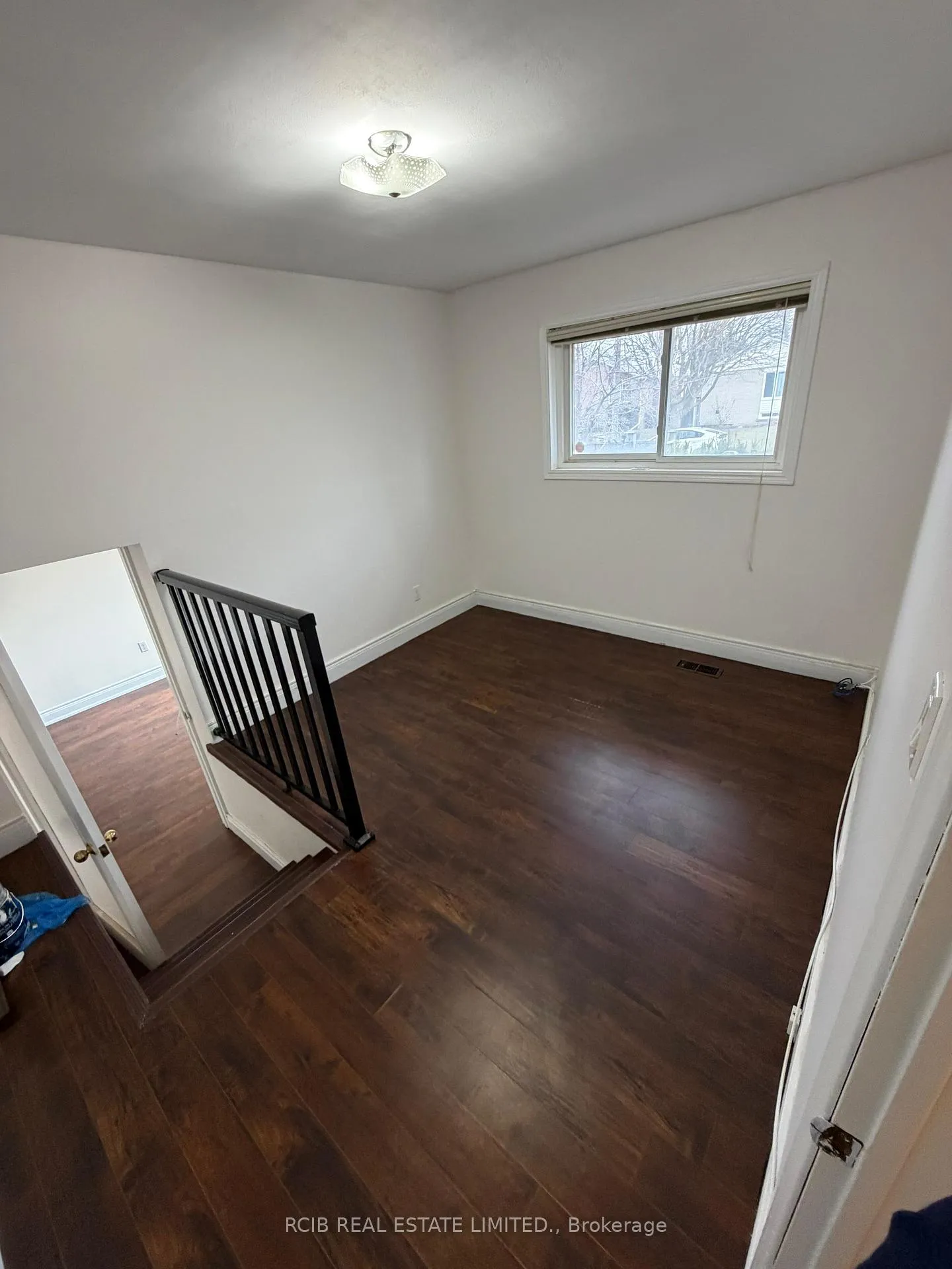 Photo 11 of 35 Carlyle Crescent, Brampton, Brampton East — HOMEH