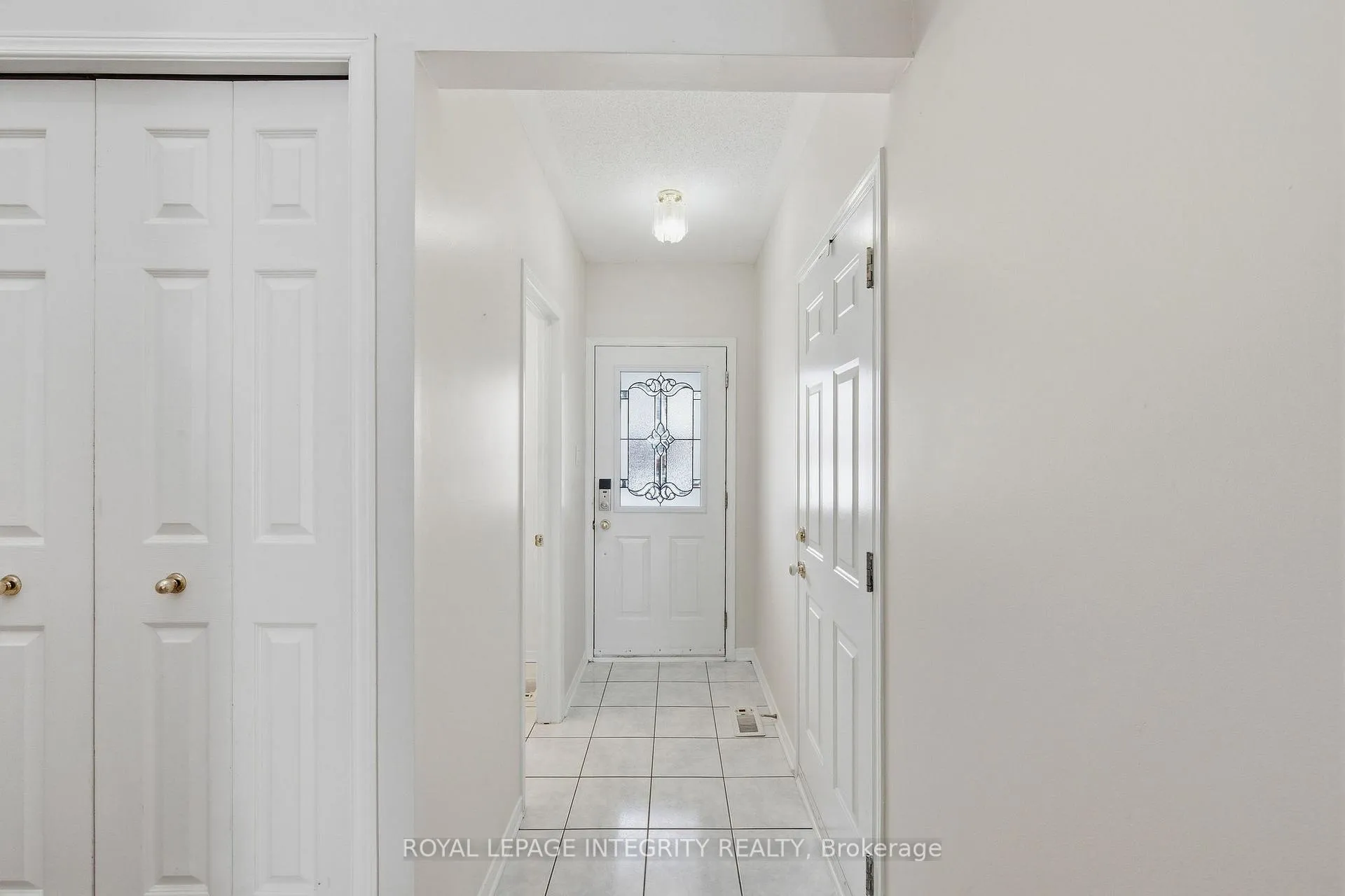Photo 5 of 4 Binbury Way, Ottawa, Hunt Club Park/Greenboro — HOMEH