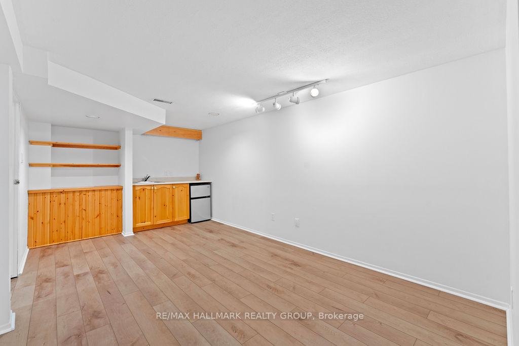 Photo 35 of 23 Pittaway Avenue, Ottawa, Hunt Club Park — HOMEH