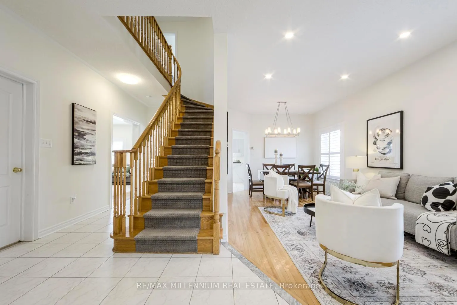 Photo 2 of 163 Golden Avenue, Markham, Middlefield — HOMEH
