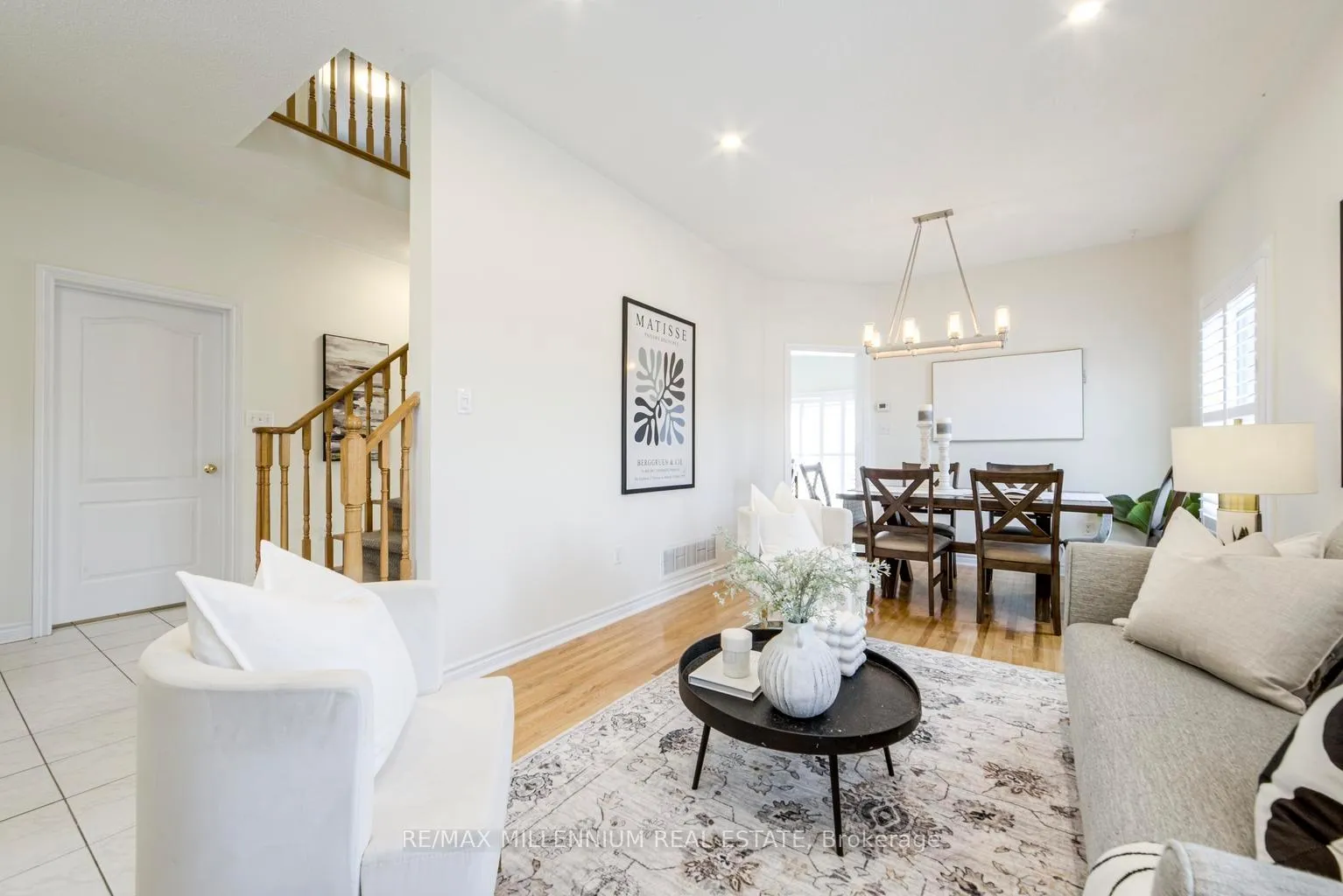 Photo 4 of 163 Golden Avenue, Markham, Middlefield — HOMEH