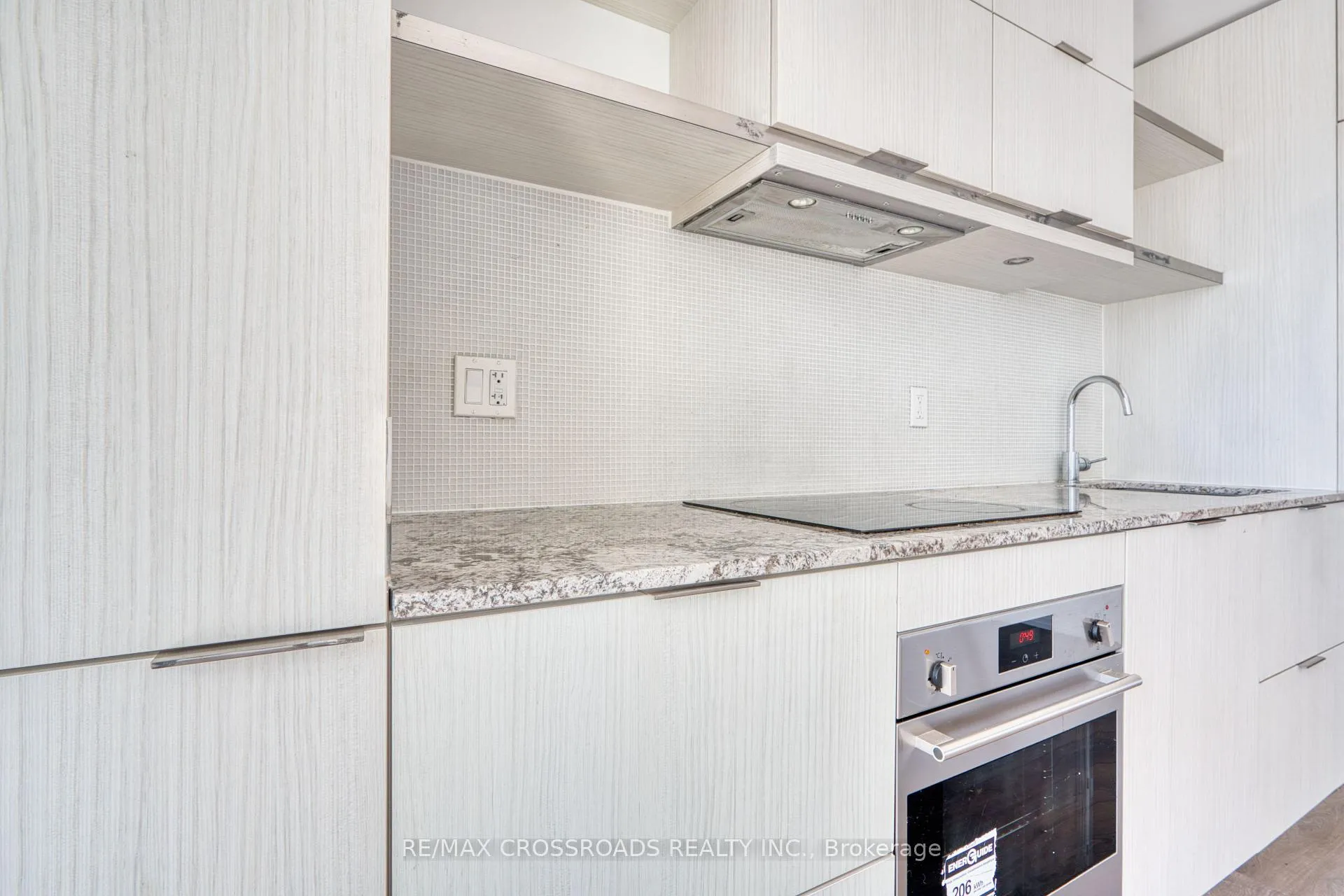 Photo 8 of Unit 1510, 197 Yonge Street, Toronto, Church-Yonge Corridor — HOMEH