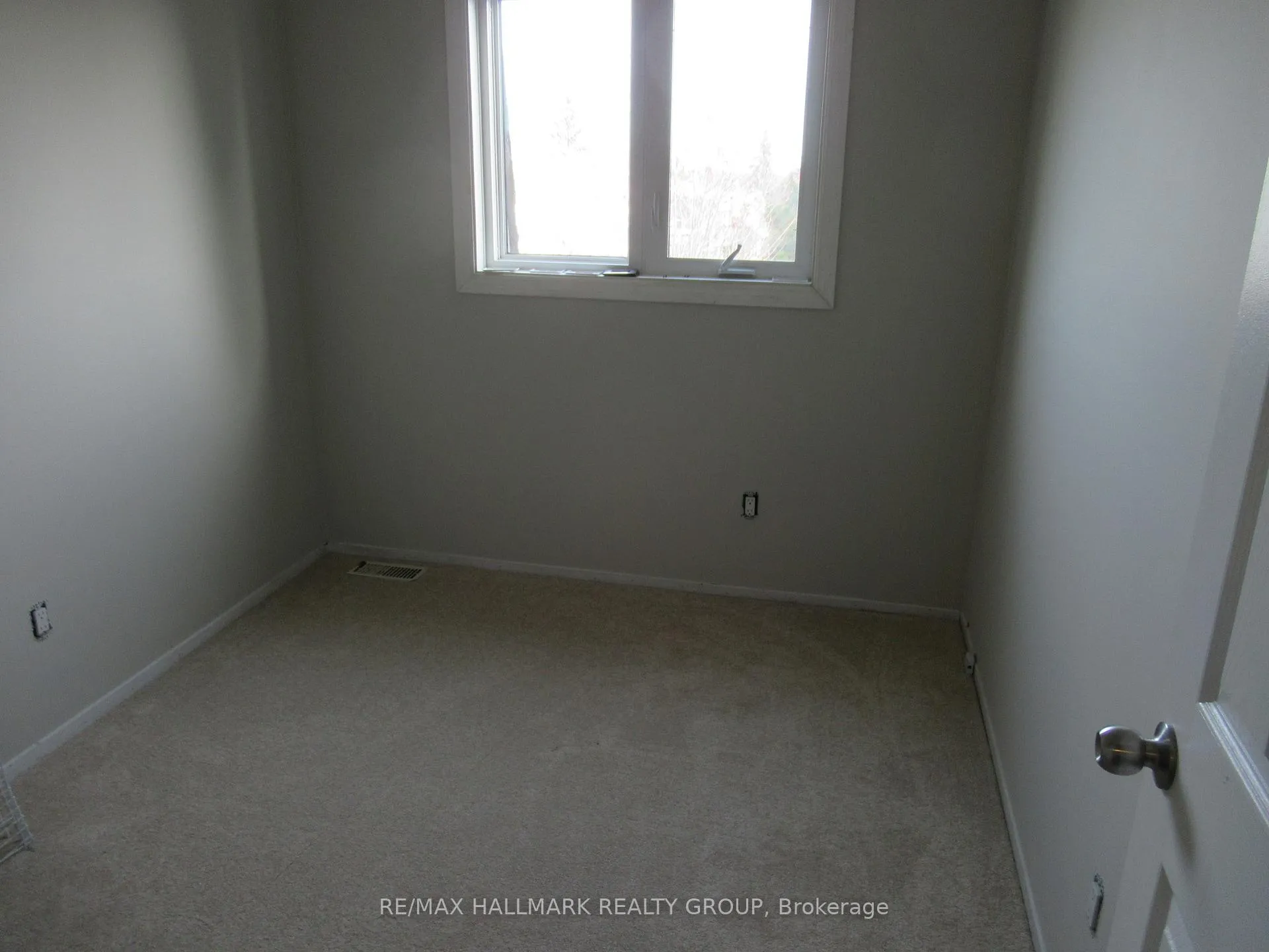 Photo 12 of 81 Lightfoot Place, Ottawa, Kanata - Katimavik — HOMEH
