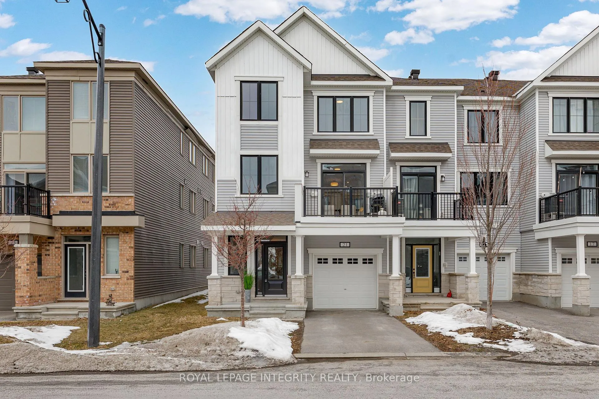 Front of 21 Caspian Row