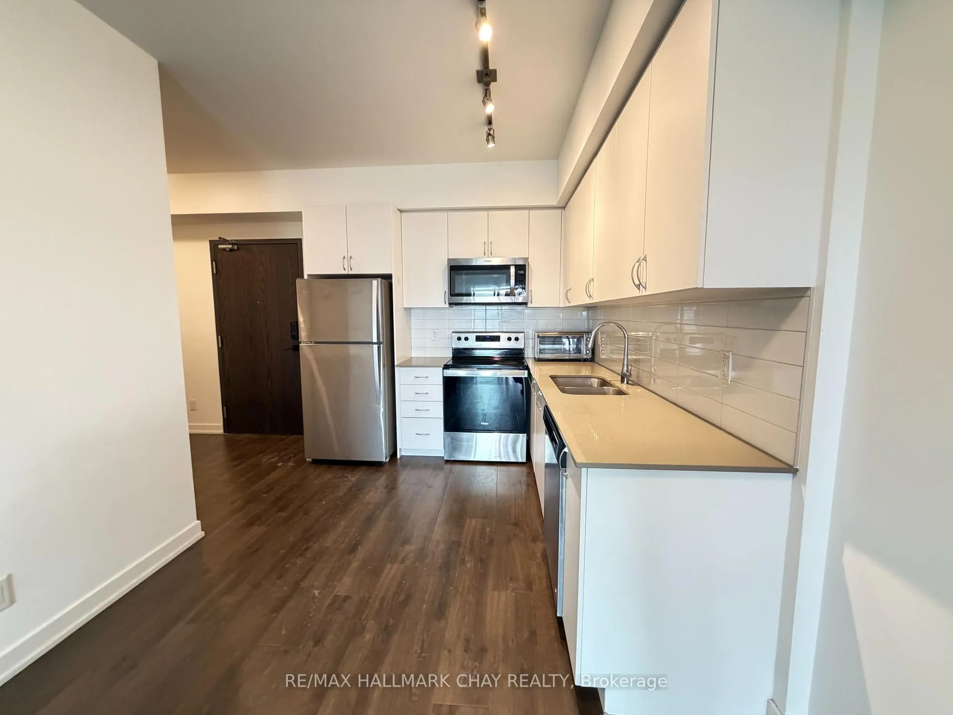 Photo 1 of Unit 912, 56 Lakeside Terrace, Barrie, Little Lake — HOMEH