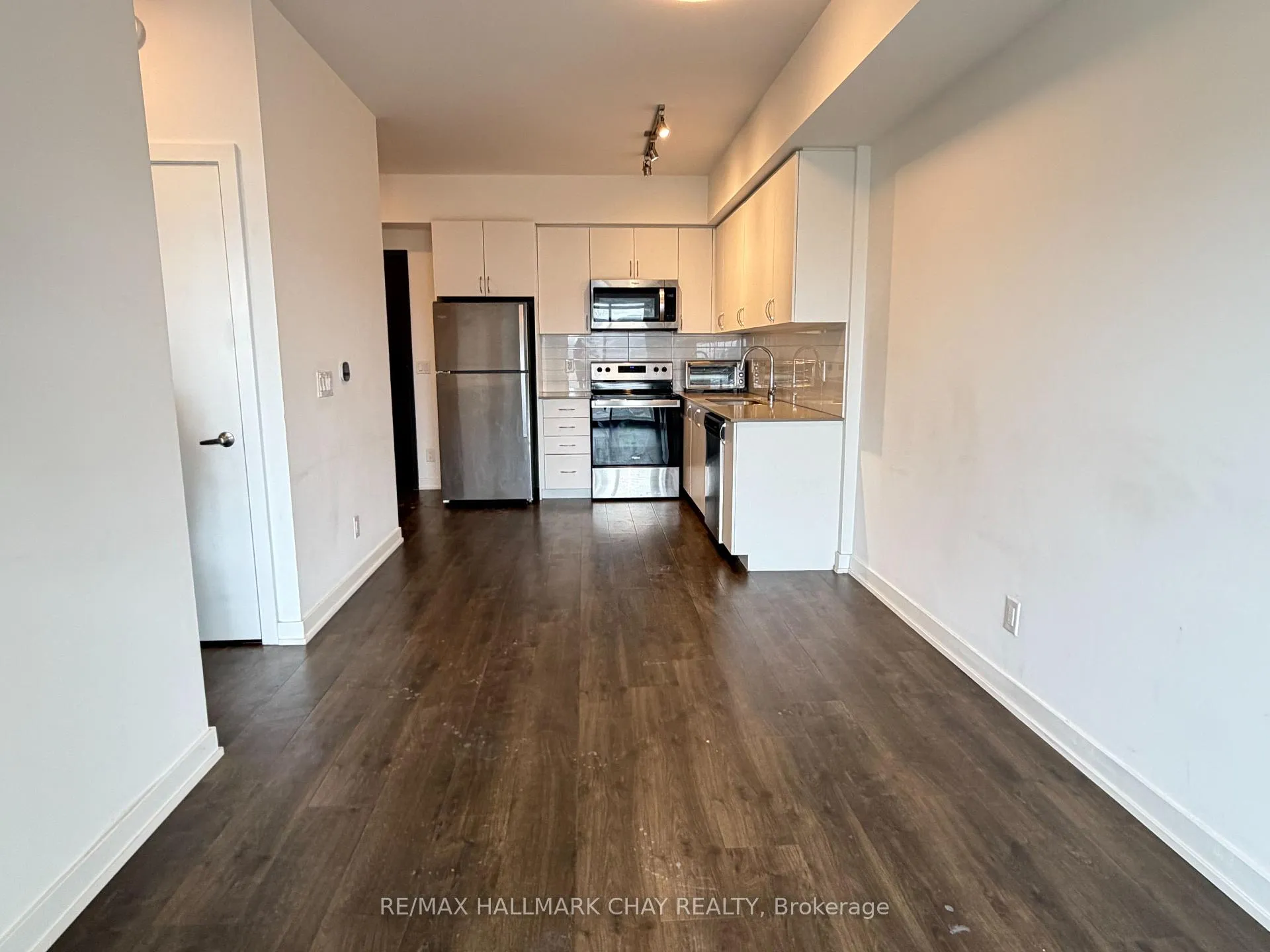 Photo 5 of Unit 912, 56 Lakeside Terrace, Barrie, Little Lake — HOMEH
